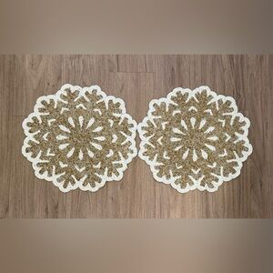 Set Of 2 Tahari Beaded Snowflake Placemats Chargers Christmas 15" - NEW